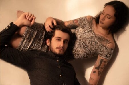 Loggan_donnelly my queen Hình 6