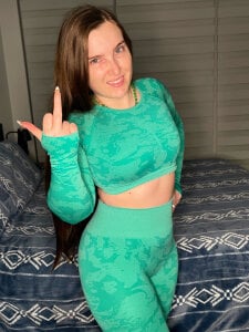 NemesisXSky Too Small for Mommy’s Stretchy Pants 😏😍 Pic