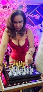 MelaniaKnaussThe queen's gambit Bild 5