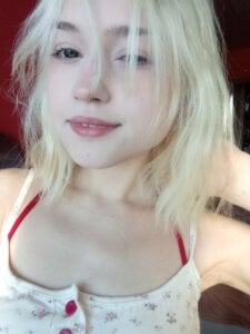 Beloved_Mary snow-white me Pic 2