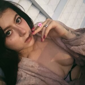 GabriellaManhaesSmoking fetish 💨✨🌇 Bild 3