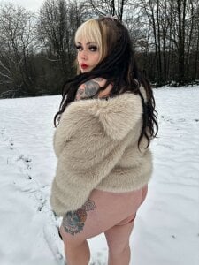 maryathame Snow 🪽❄️ Pic 5