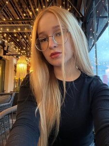 SallyDeniken Public Foto 4