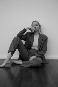 _-Kim_'s 1 Sex Photo 2