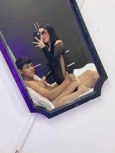 Sweet-Couple18 Public Pic 3