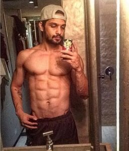 NaughtyAshu Public Immagine  3