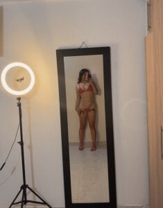 violet-333 Public Pic 2