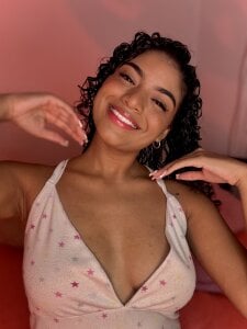 Carlymonroee_ Say hi dear 🥰😍 Gambar