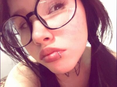 DelphaDivenere 🎂🎂🎂 Pic 4