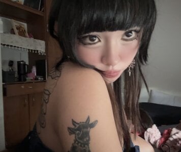 🧛🏻‍♀️ de Kitty_yukimura  Imagens