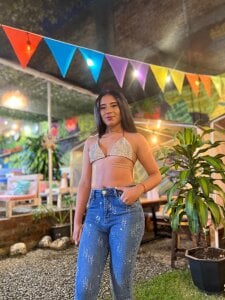 ScarlettVell your flirtatious Colombiana Pic 3