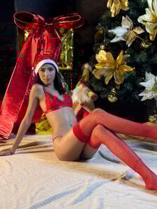 karol_lewiss I love Christmas being with you🎁 Pic 5