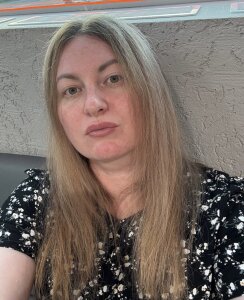 Amelia-Diamond Public Pic 6