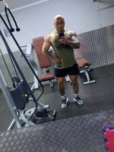 Aaron_MusclePublic照片 5