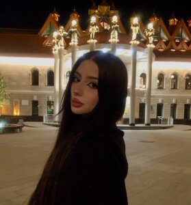 RuthGarner Public Pic 3