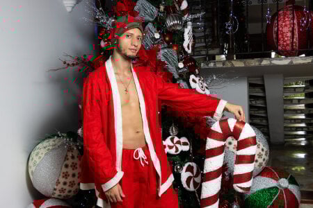 GabrielDraiven 🍬Suck my candy cane ❄️🧑🏼‍🎄 Pic 2