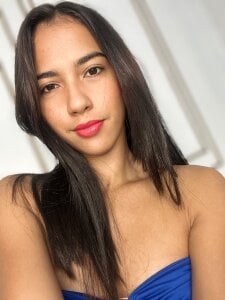 emily_gaviria1: Public ( 2 фото)