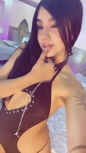 amber_riix Welcome to my room Pic 4