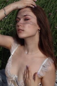 Alice_neon Public Pic 2