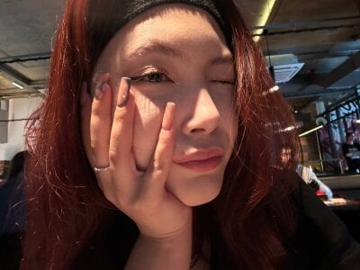 Red or black? <3 de GoddamnSheSoHot  5 Imagens