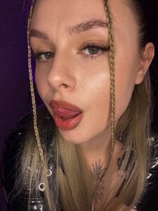 AngelicaHollywood You haven't seen me in this yet Bilde 3