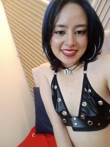 IvyyEmerald Leather, Curves & Bad Intentions Pic 2