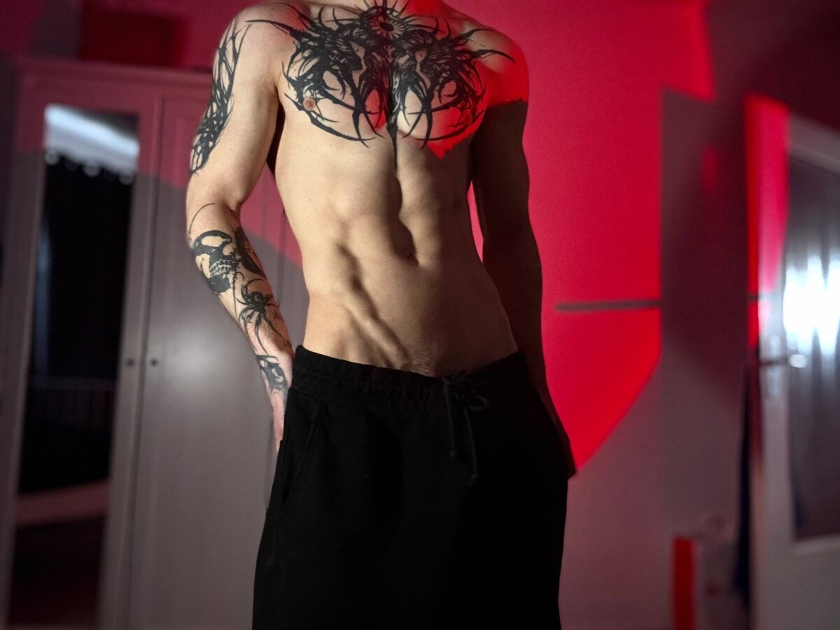 صور LiamFoster الرائجة  3015