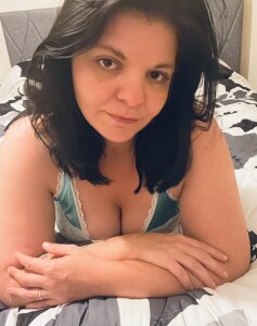 brown-eyes69 Public Pic 4