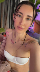 SerenaVelour So innocent, can't you tell? 💎 Pic 4