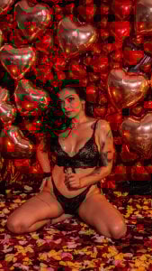 sofiaalarson LET YOURSELF BE SEDUCED BY ME! slika