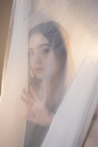 AlannaRussell_ The lights reveal what the eyes cannot see💋 Εικόνα 2