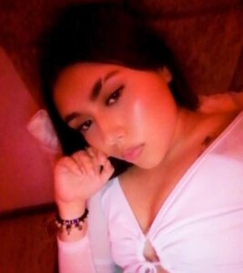 Bailey_Pink Public Pic 4