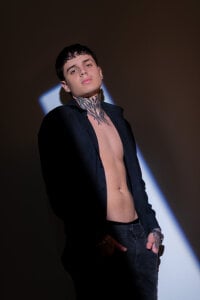 Know Me 🖤 de Declan-Fox  2 Imagens