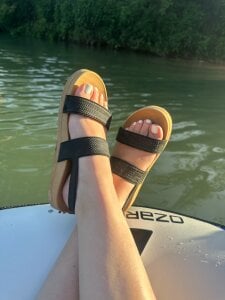 Feet de littlelolawhite  2 fotos
