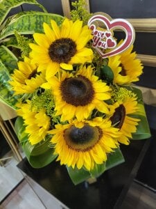 nare_celebi_ What better gift than flowers? 😍 Pic 5