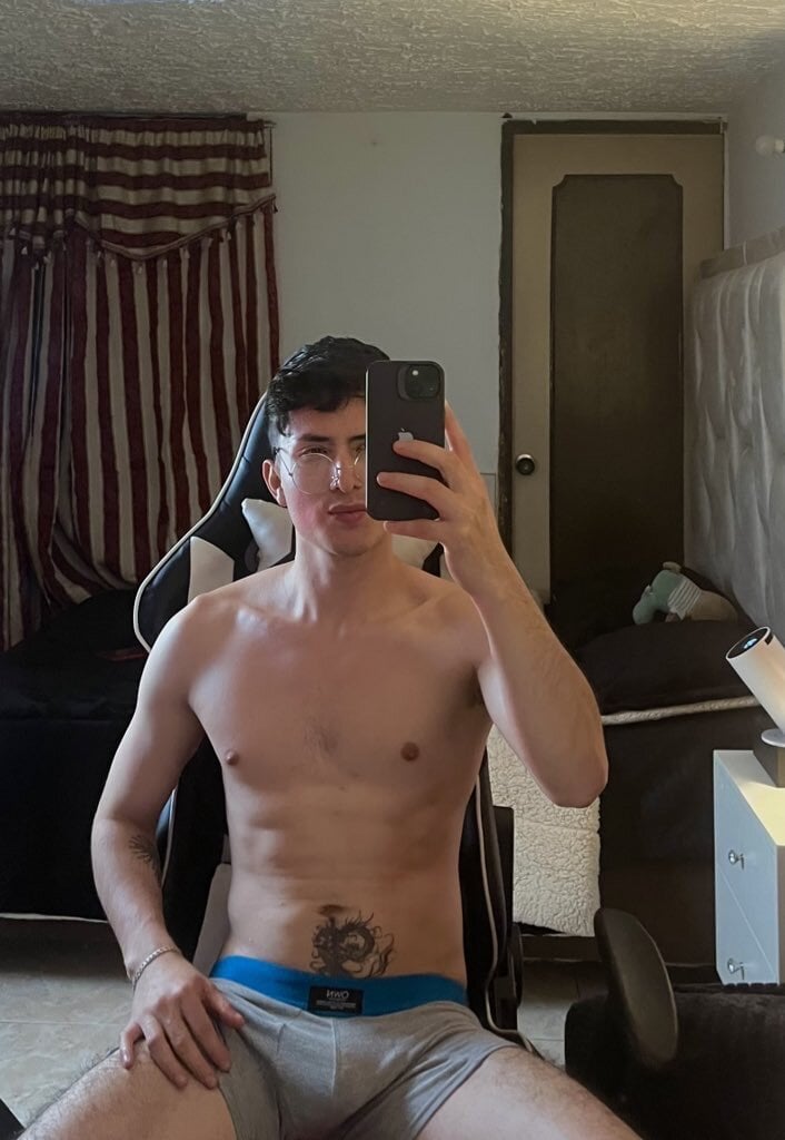 صور santyago_taylor الرائجة  1619