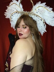 lindsay_taylorjoy Alternative Valentine's Day. Divine love.💖✨🔥 Billede 6