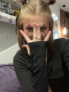 CarmaDiza Booo!! My Halloween crazy show, I'm Lola, and I'm eager to play, write to me if you're not afraid Pic