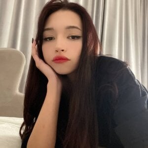 TeodoraChampy my red lipstick driving you crazy?👄 Pic