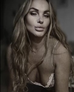 MatureQueen41: Public ( 8 фото)