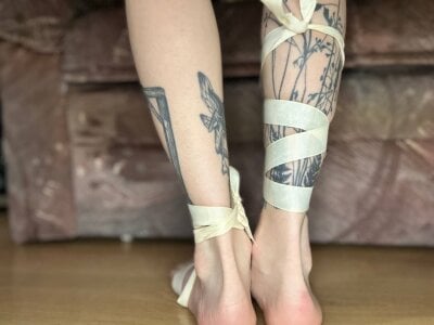 GoddesLayla 😵💦👣 Pic 3