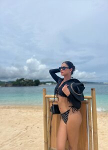 PreciousPrescilla Beach pics Pic 3