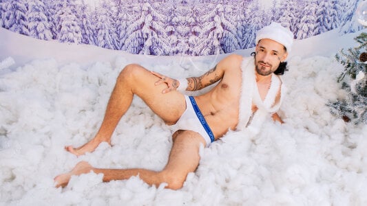 Hisoka_011 A very naughty Christmas 🎄🎄🎄 Pic 3