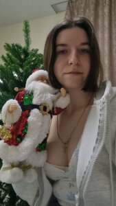 AnnalisaYeary I'm getting ready for Christmas with you Pic 2