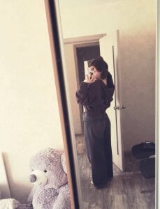 nikole_kitt Home vibe Pic 3