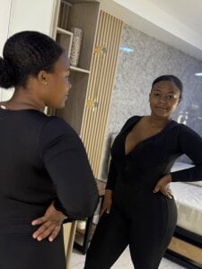 claire_bonny Public Pic 4