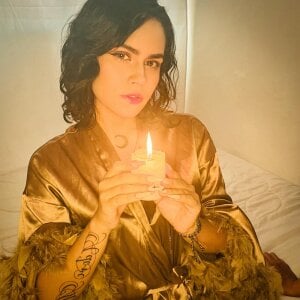 heidy_bloom Public صور ة واحدة|heidy_bloom Public صورتان|heidy_bloom Public  5 صور|heidy_bloom Public  5 صورة