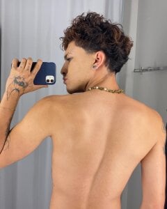 stevennavarro: back ( фото)