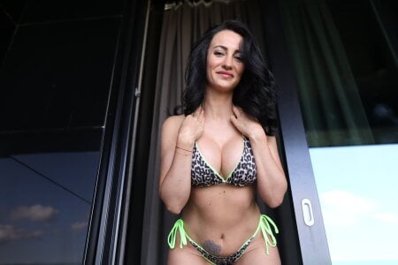 CarlaReysX Public Pic 7