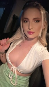 AvaGianna Public Pic